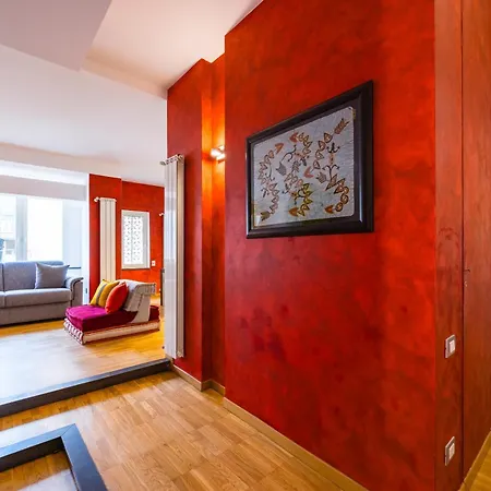 Fresh And Trendy Flat At Vomero *