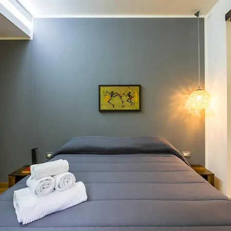 Fresh And Trendy Flat At Vomero Naples